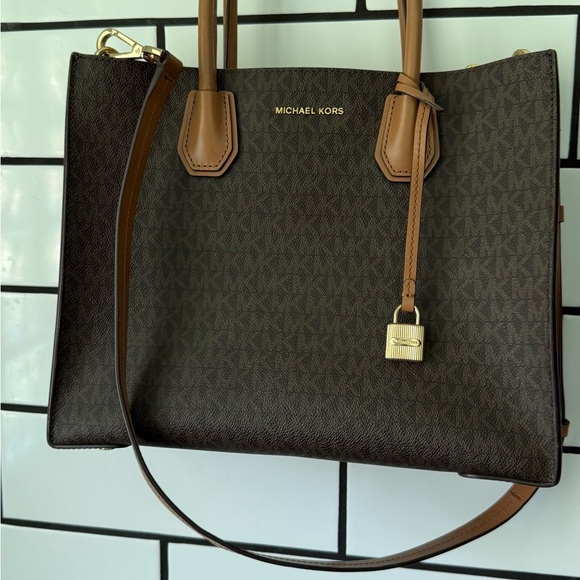 Michael Kors Handbags - Michael Kors Brown Tote Bag
